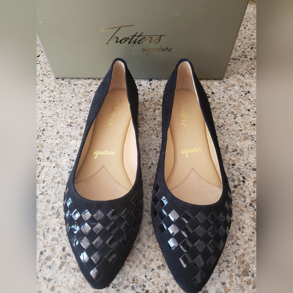 NEW Trotters Signature Estee Woven Black Suede/Patent Women's Flats -Size 7WW